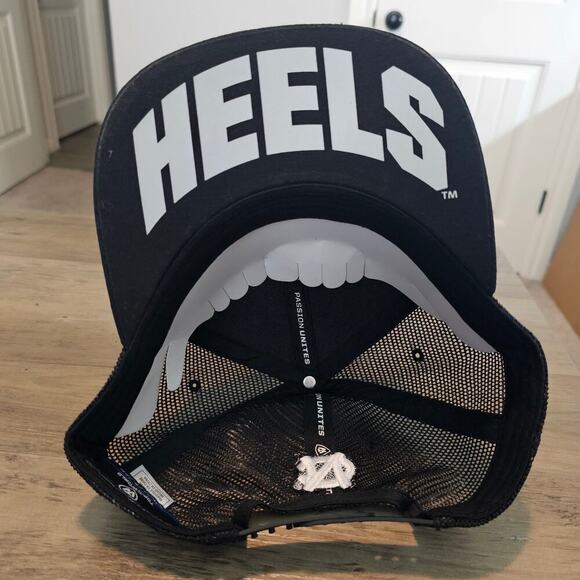 North Carolina Tar Heels Snapback Trucker Hat Cap Black UNC Embroidered TOW - Picture 2 of 9